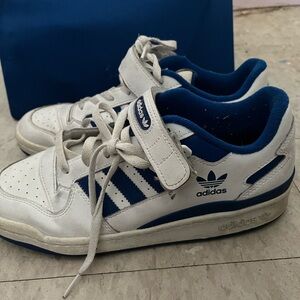 Adidas retro sneakers